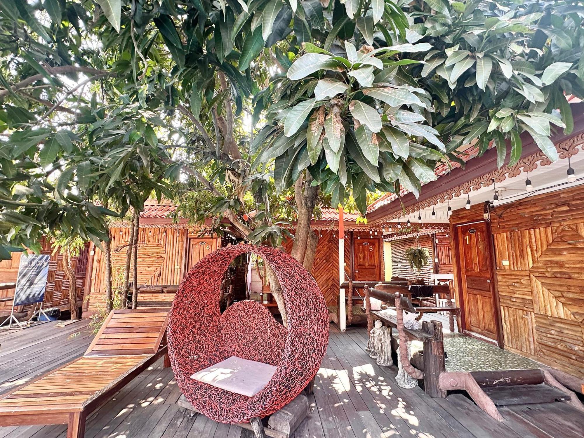 Montri Resort Donmuang Bangkok Exterior foto